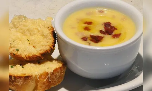 Delicioso caldo de mandioquinha com costela