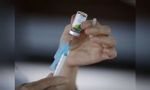 Diretor do Butantan explica mortes em pessoas vacinadas