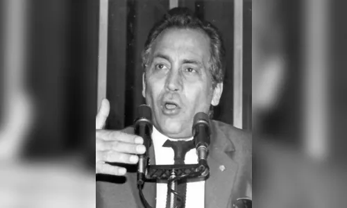 História: O mestre na política e nos discursos