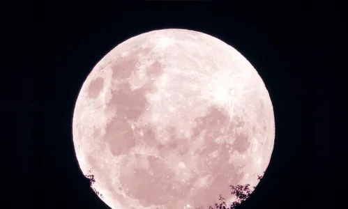 Eclipse total e superlua acontecem nesta quarta-feira (26)