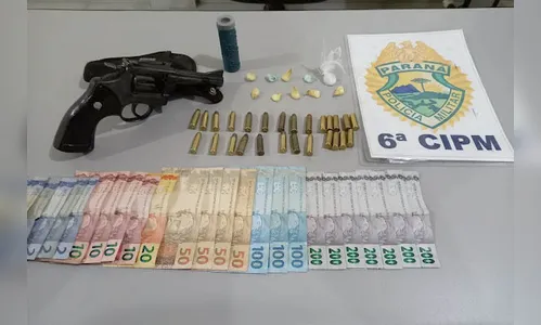 Dois são presos por tráfico de drogas e posse de arma