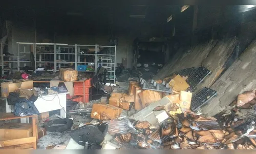 Explosão em stand de tiro deixa 4 feridos