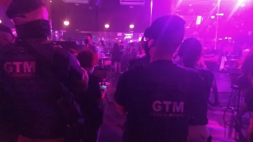 Festa com 300 pessoas em casa de swing é interditada