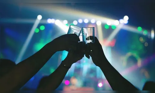 Fiscalização interrompe festa  com mais de 500 pessoas