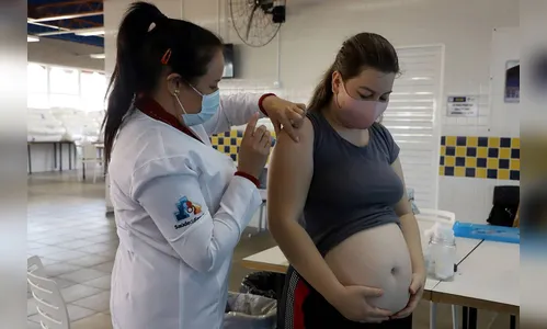 Gestantes devem ser vacinadas com Pfizer ou CoronaVac