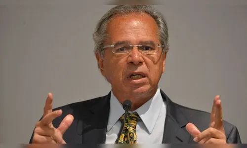 Governo planeja isentar IR de quem recebe até R$ 2.500