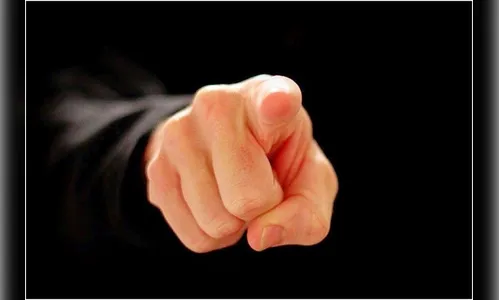 Homem é orientado pela PM após ofender agente de trânsito