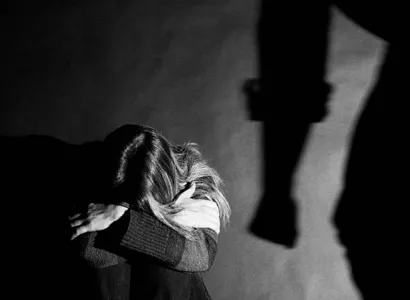 Homem invade casa e abusa de criança de 11 anos