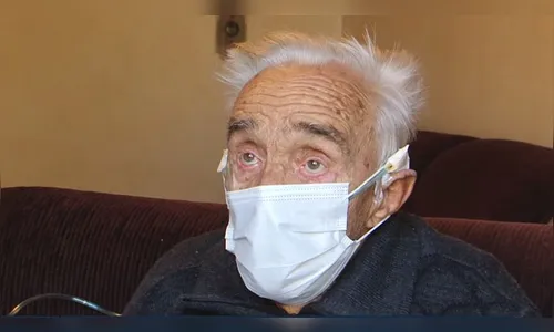 Idoso de 86 anos com tumores no pulmão vence a Covid-19