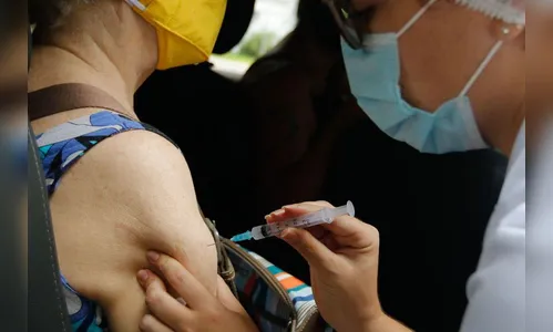 Governo compra100 milhões de doses de vacina Pfizer