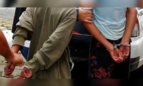 PM apreende drogas, armas e munições, em São João do Ivaí