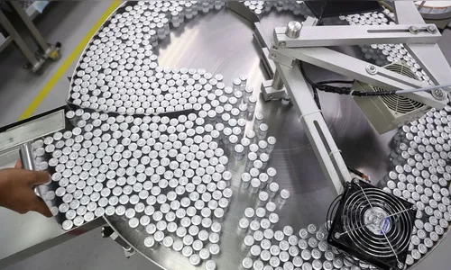 Insumos para  CoronaVac chegam na próxima semana