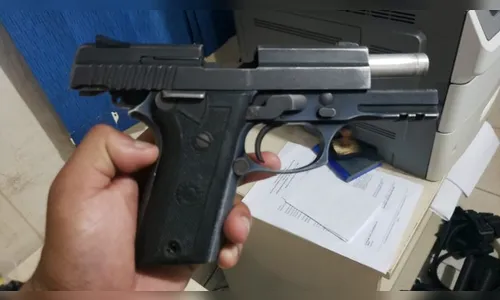 Homem é preso pela PM por porte ilegal de pistola 9mm
