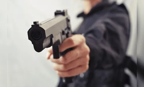 Homem armado com pistola rouba loja em Faxinal