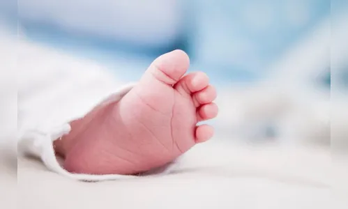 Bebê de 7 meses morre engasgado por leite materno