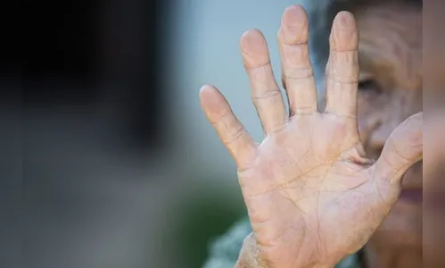 Idosa de 74 anos é agredida e sofre fratura no braço