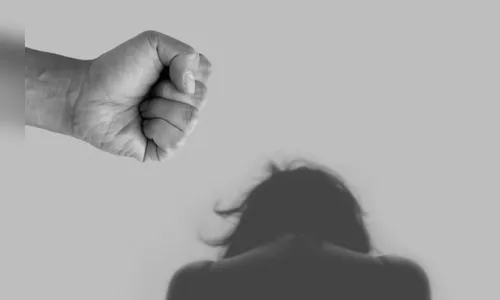 Homem descumpre medida protetiva, ameaça mulher e é preso