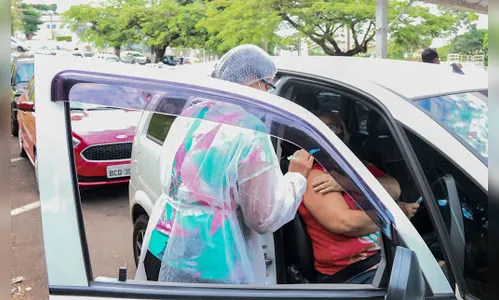 Imunização contra covid para público geral começa na região