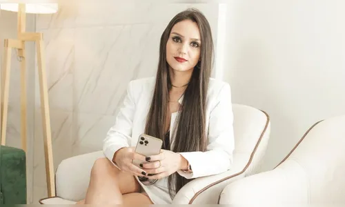 Kethelyn Antunes se destaca na web com marketing digital