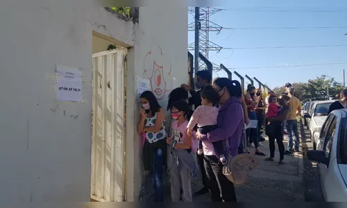 Ladrões fazem arrastão em fila da vacina contra a covid-19