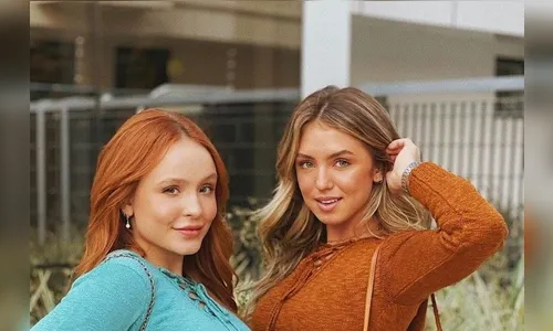 Larissa Manoela nega boatos que estaria namorando atriz