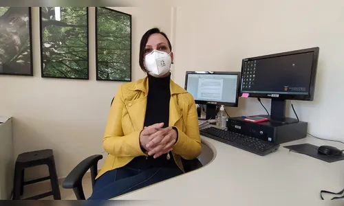 MP apreende carteiras de vacinação de família que furou fila