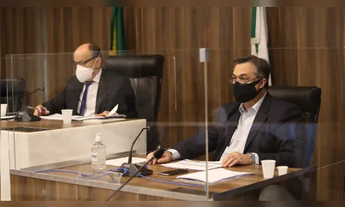 Meta é vacinar toda população adulta até outubro no PR