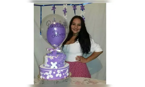 Mulher é morta a facadas logo após comemorar aniversário