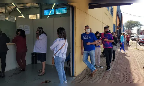 Na fila, clientes reclamam dos Correios de Apucarana; vídeo