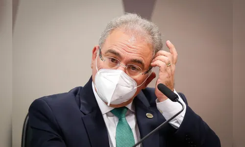 Em CPI, Queiroga admite ineficácia da Cloroquina