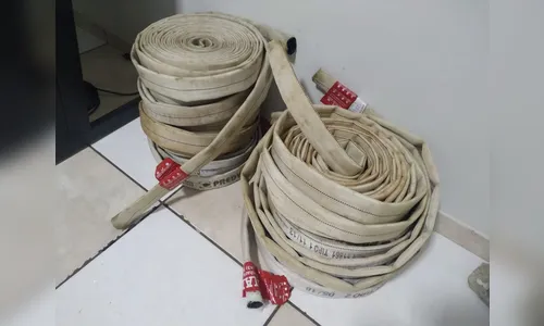 PM encontra mangueiras de incêndio furtadas de Colégio