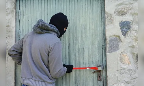 PM prende homem que tinha acabado de furtar empresa