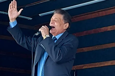 Pastor Samuel Azevedo. 64 anos 