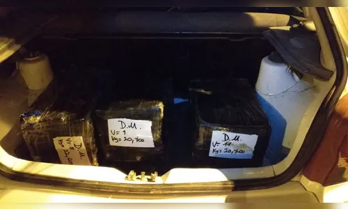 Polícia apreende 93 tabletes de maconha em veículo na PR-160
