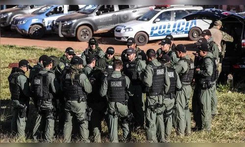 Por medo de Lázaro, grávida dorme em carro perto da polícia