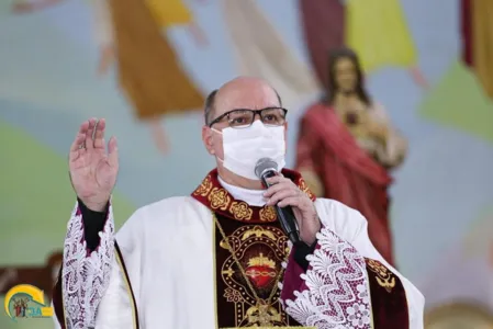 Pós-covid: Dom Carlos apresenta pequena lesão pulmonar