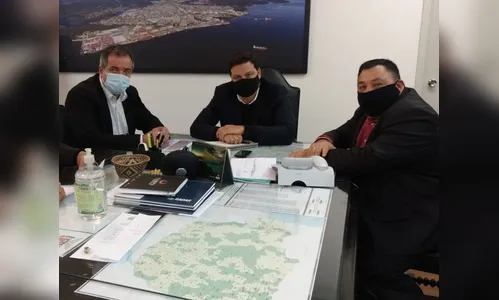 Prefeito e vereador de Cambira encontram secretário do PR
