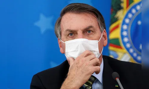 'Quem decide é governador e prefeito', diz Bolsonaro