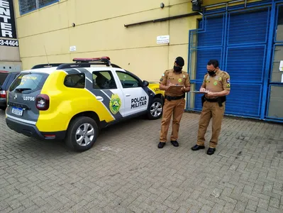 Rapaz desacata funcionária dos Correios e PM é chamada