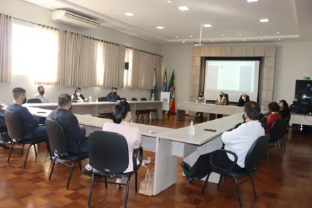 Reunião aconteceu no salão nobre da prefeitura 