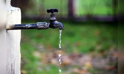 Rompimento interrompe abastecimento de água em Apucarana