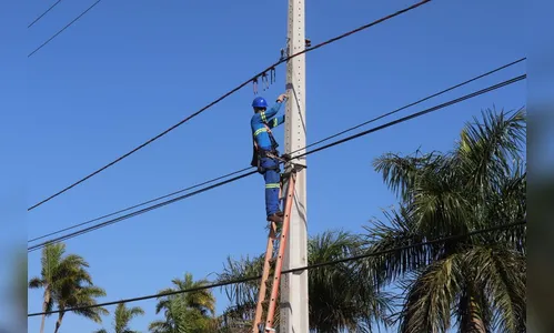 Rua Japuíra recebe reforço na iluminação pública