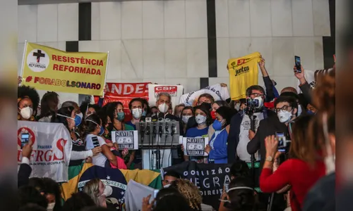 Superpedido de impeachment contra Bolsonaro é protocolado