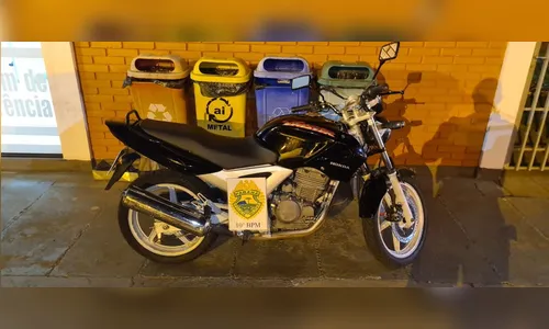 Um dia após sair da cadeia, homem é preso com moto furtada
