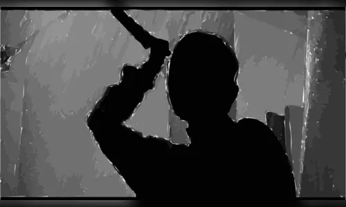 Usuário de drogas é preso após tentar esfaquear a mãe