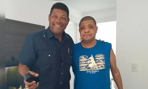 Valdemiro Santiago (à esq.) e o irmão, Valderley Santiago (à dir.)