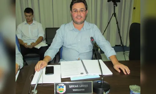 Vereador trabalhando em Apucarana