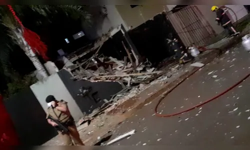 Vídeo flagra explosão em hamburgueria do Paraná