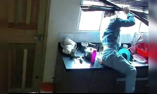 Vídeo flagra furto em residência pela terceira vez; Assista