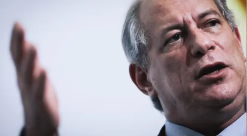 "Vou pra cima de Lula, maior corrupto da história", diz Ciro